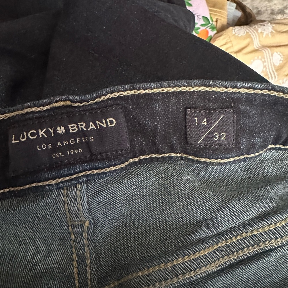Lucky Brand High Rise Stevie Flare Jeans 14/32 - Picture 3 of 3